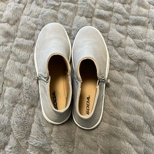 grey boots. super cute easy to style. selling because they don’t fit me:)